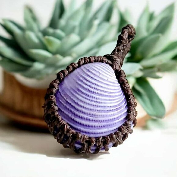 Macrame Seashell Pendant, Shell Jewelry, Purple Shell Pendant - Picture 1 of 4